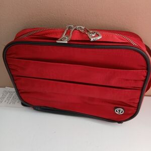 Lululemon Gym Essentials Kit Travel Bag